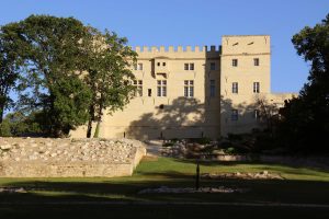 chateau-hotel-restaurant-lacanopee-chateaudepondres-gard-herault-villevieille-occitanie-evenement-anniversaire-mariage-seminaire