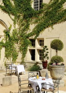 chateau-hotel-restaurant-lacanopee-chateaudepondres-gard-herault-villevieille-occitanie-evenement-anniversaire-mariage-seminaire