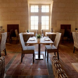 chateau-hotel-restaurant-lacanopee-chateaudepondres-gard-herault-villevieille-occitanie-evenement-anniversaire-mariage-seminaire