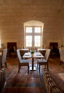 chateau-hotel-restaurant-lacanopee-chateaudepondres-gard-herault-villevieille-occitanie-evenement-anniversaire-mariage-seminaire