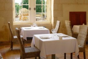 chateau-hotel-restaurant-lacanopee-chateaudepondres-gard-herault-villevieille-occitanie-evenement-anniversaire-mariage-seminaire