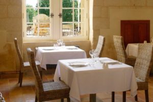 chateau-hotel-restaurant-lacanopee-chateaudepondres-gard-herault-villevieille-occitanie-evenement-anniversaire-mariage-seminaire
